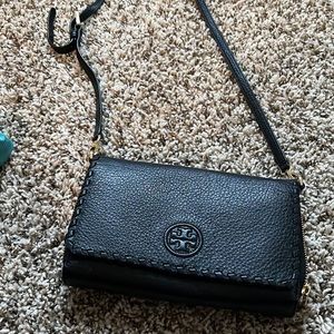 Tory Burch black crossbody Purse. Barley used!